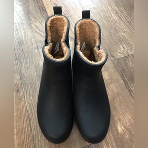 NWT Boots